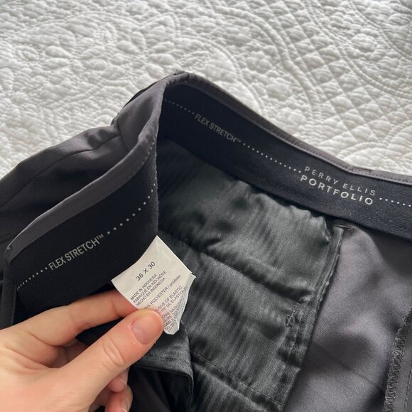 Perry Ellis Very Slim Fit Tech Portfolio Dress Pant in Asphalt Grey 36 x 30 - Picture 4 of 8